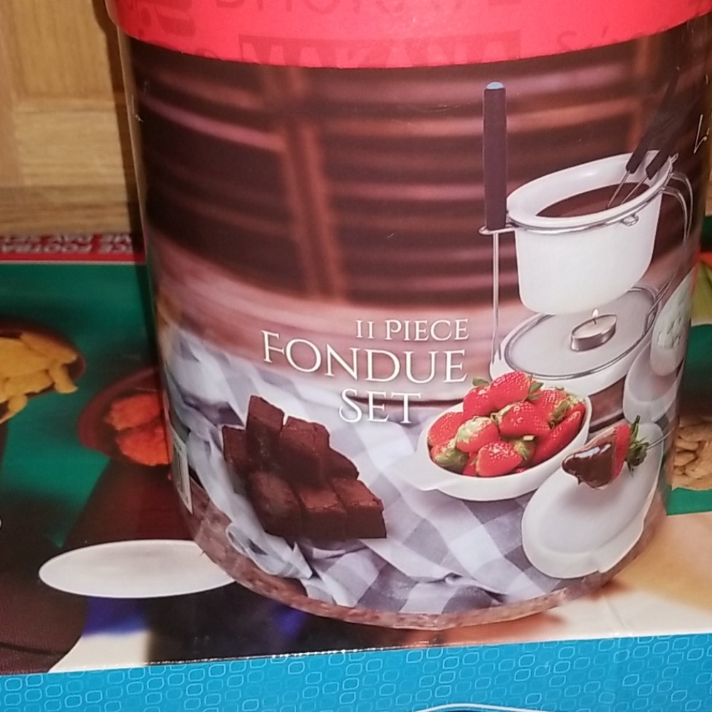 11 piece fondue set